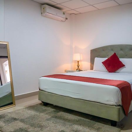 Hotel Boutique The Royalty Guayaquil Exterior photo